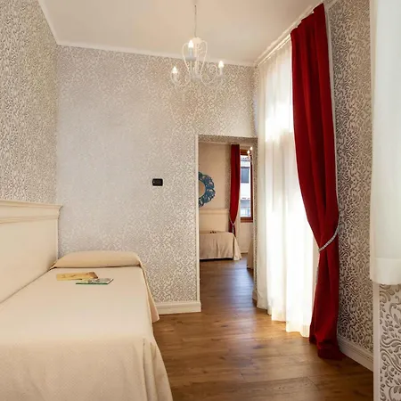 Pensjonat Charming Palace Santa Fosca Wenecja