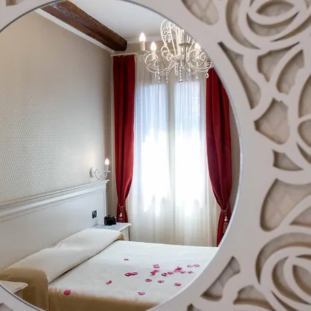 Πανσιόν Charming Palace Santa Fosca