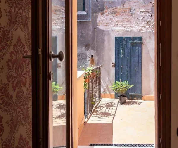 Guest house Charming Palace Santa Fosca Venice