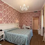 Charming Palace Santa Fosca بيت ضيافة