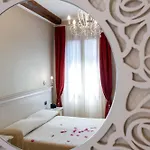 بيت ضيافة Charming Palace Santa Fosca