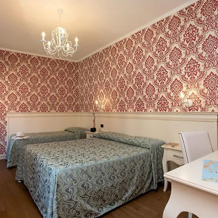 Pensión Charming Palace Santa Fosca 3*